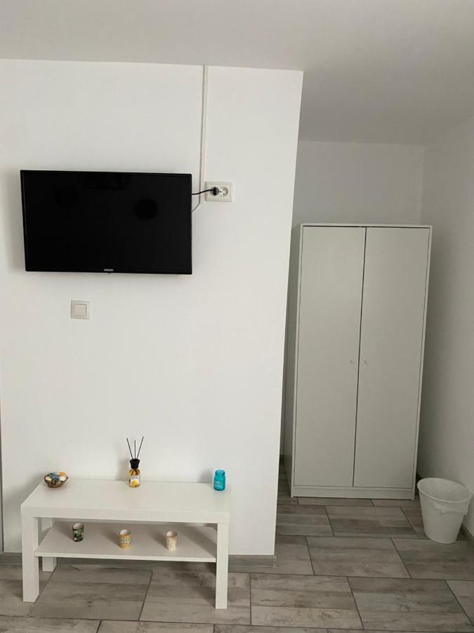Camere De Inchiriat David Casa David คอร์บู ภายนอก รูปภาพ