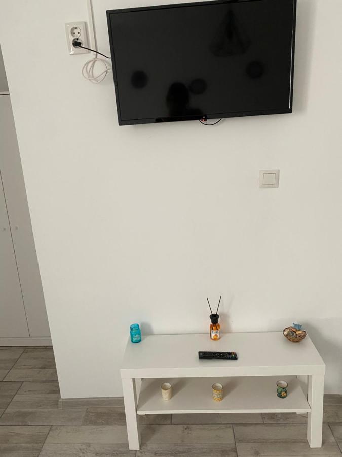 Camere De Inchiriat David Casa David คอร์บู ภายนอก รูปภาพ