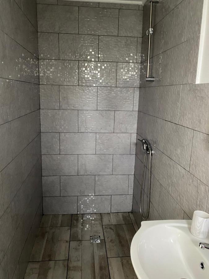 Camere De Inchiriat David Casa David คอร์บู ภายนอก รูปภาพ